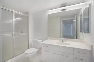 21205 Yacht Club Dr, Aventura, FL 33180 - Photo 23
