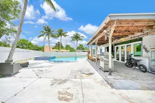 8251 NW 185th St, Hialeah, FL 33015 - Photo 33