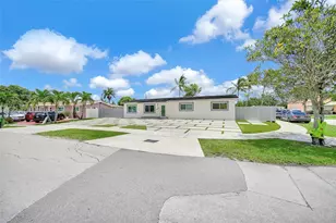 8251 NW 185th St, Hialeah, FL 33015 - Photo 5