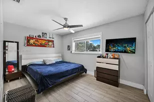 8251 NW 185th St, Hialeah, FL 33015 - Photo 27