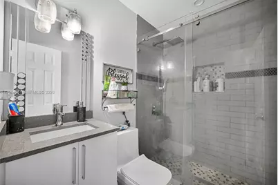 8251 NW 185th St, Hialeah, FL 33015 - Photo 29