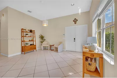 885 Tanglewood Cir #885, Weston, FL 33327 - Photo 5