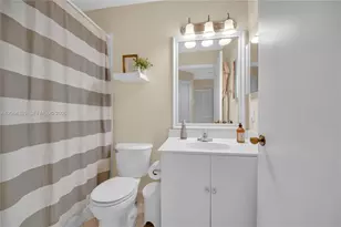 885 Tanglewood Cir, Weston, FL 33327 - Photo 13