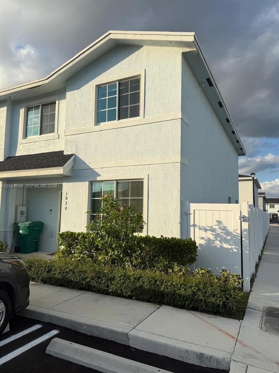 1020 NW 5th Ter - 1020 NW 5th Ter, Florida City, FL 33034 Luxury Property | Jose Angel Pina