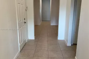 737 SE 37th Pl, Homestead, FL 33033 - Photo 1