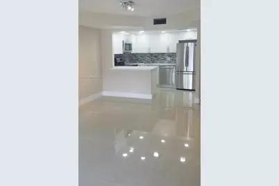 8290 Lake Dr #209, Doral, FL 33166 - Photo 5