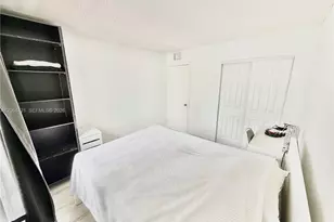 2203 NE 7th St, Hallandale Beach, FL 33009 - Photo 25