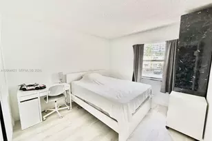 2203 NE 7th St, Hallandale Beach, FL 33009 - Photo 21