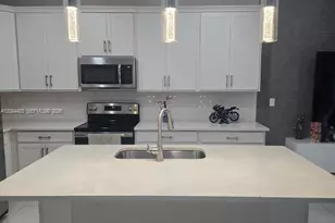 10111 Akenside Dr, Boca Raton, FL 33428 - Photo 5