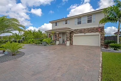 19815 SW 132nd Ct, Miami, FL 33177 - Photo 3
