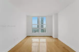 1155 Brickell Bay Dr, Miami, FL 33131 - Photo 11