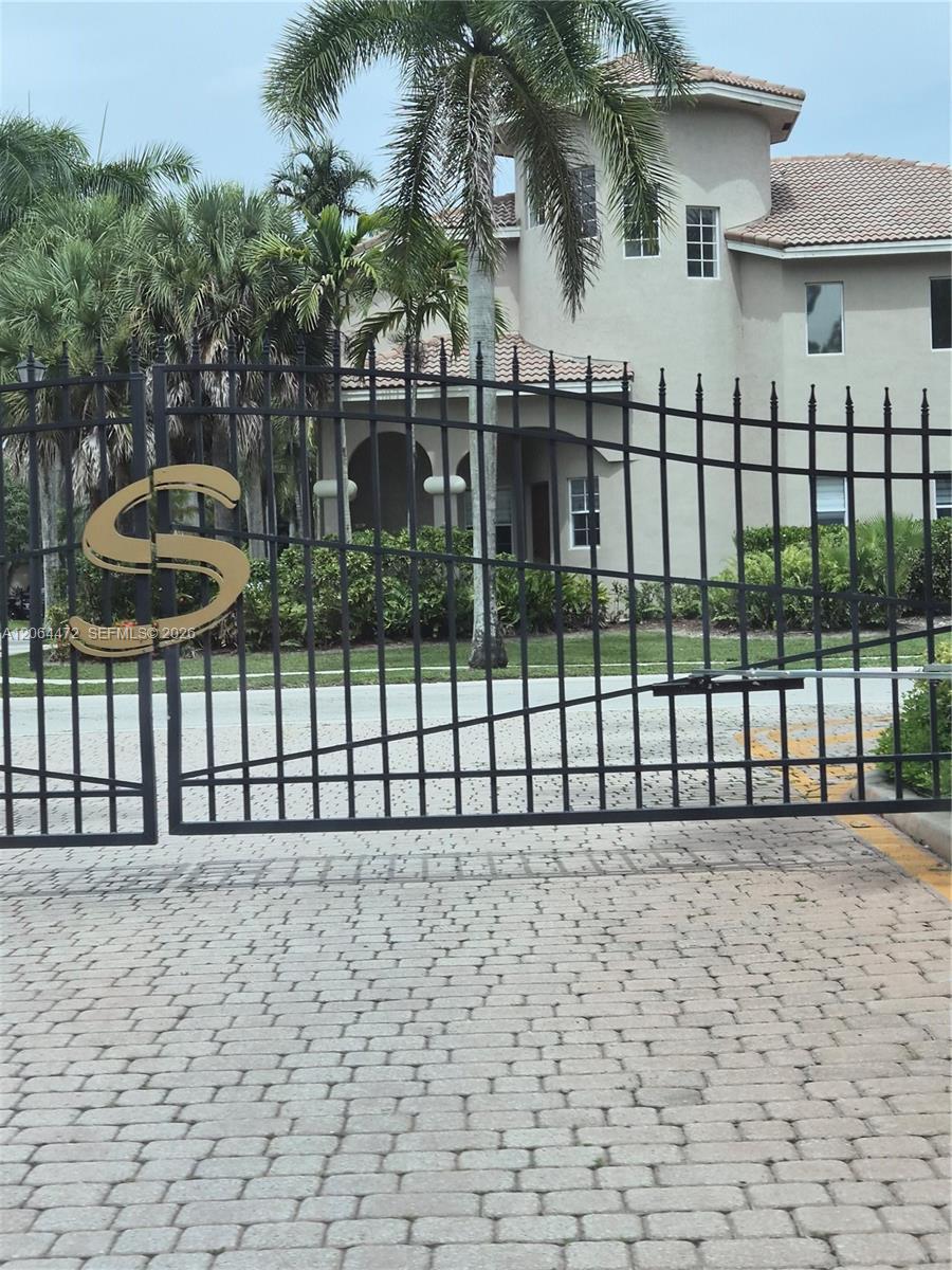 11770 NW 2nd St - 11770 NW 2nd St, Plantation, FL 33325 Luxury Property | Jose Angel Pina