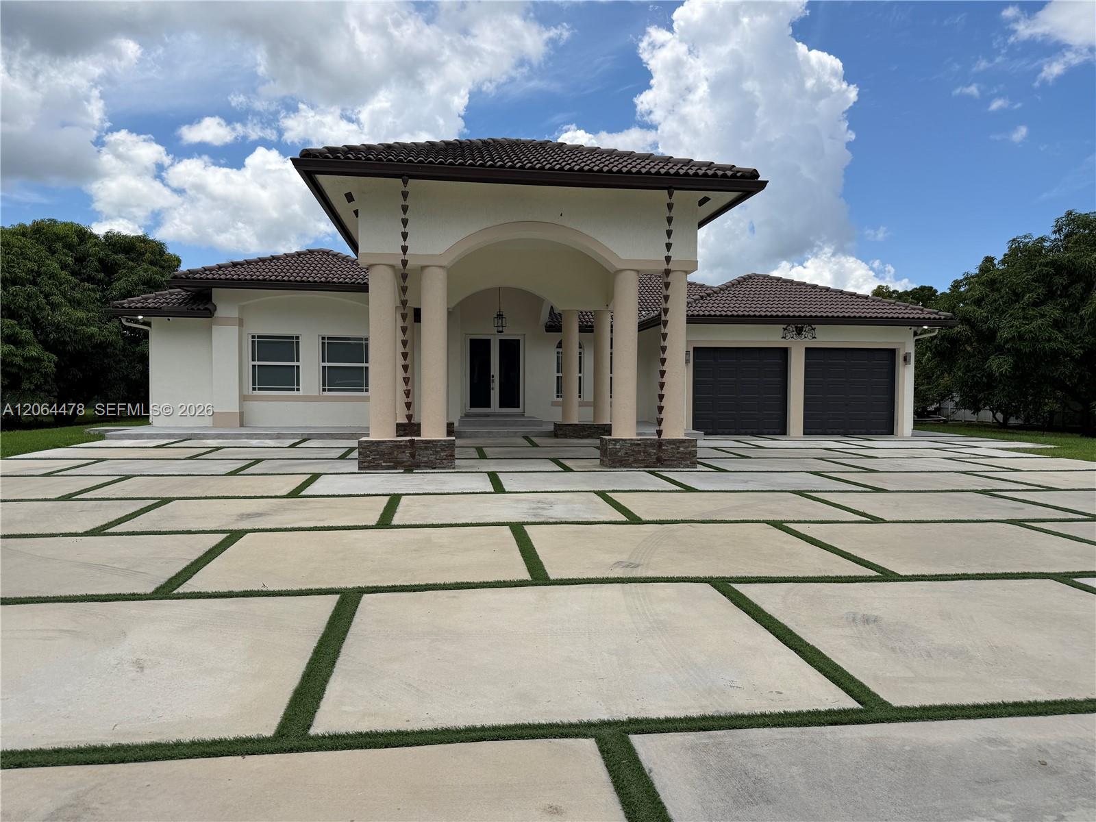 19690 SW 210th St - 19690 SW 210th St, Miami, FL 33187 Luxury Property | Jose Angel Pina