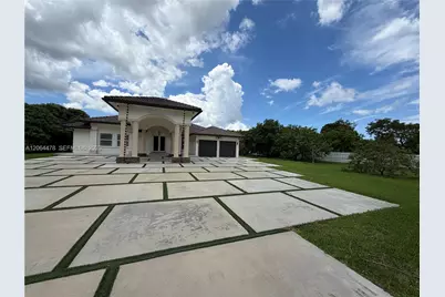 19690 SW 210th St, Miami, FL 33187 - Photo 5