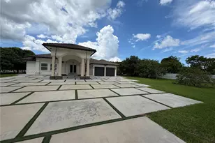 19690 SW 210th St, Miami, FL 33187 - Photo 5