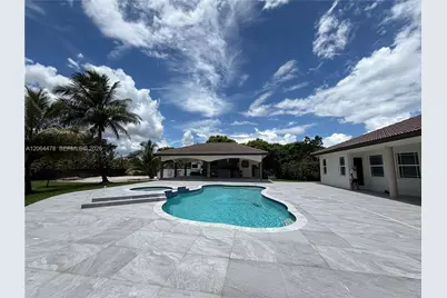 19690 SW 210th St, Miami, FL 33187 - Photo 13