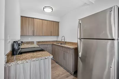 345 85th St, Miami Beach, FL 33141 - Photo 17