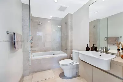200 Biscayne Boulevard Way #504, Miami, FL 33131 - Photo 11