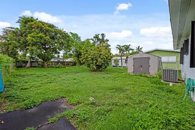 327 NW 3rd St, Florida City, FL 33034 - Photo 17