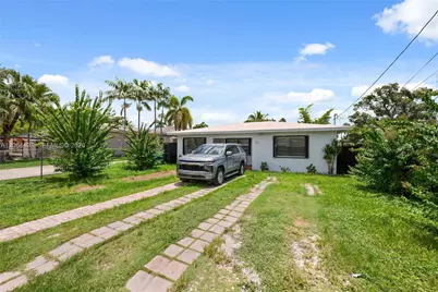 327 NW 3rd St, Florida City, FL 33034 - Photo 1