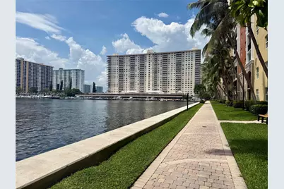 17100 N Bay Rd #1318, Sunny Isles Beach, FL 33160 - Photo 13