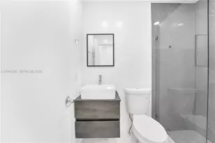 6742 NW 188th Terrace, Hialeah, FL 33015 - Photo 21