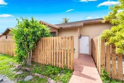 6742 NW 188th Ter #6742, Hialeah, FL 33015 - Photo 3