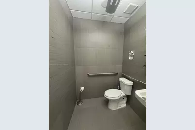 3098 Stirling Rd #101, Hollywood, FL 33021 - Photo 7