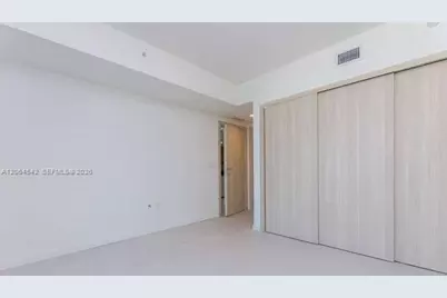 1000 Brickell Plz #4104, Miami, FL 33131 - Photo 15