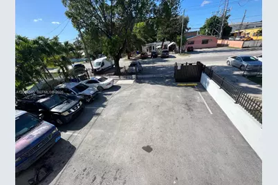 2611 NW 32nd St, Miami, FL 33142 - Photo 33