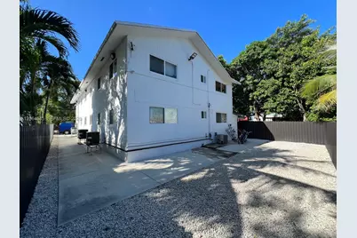 2611 NW 32nd St, Miami, FL 33142 - Photo 31