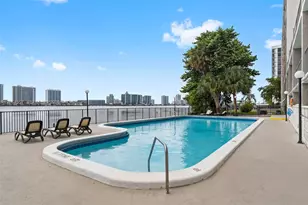 17500 N Bay Rd, Sunny Isles Beach, FL 33160 - Photo 31