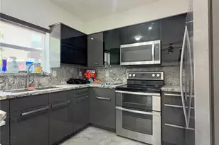 8894 SW 225th St, Cutler Bay, FL 33190 - Photo 5