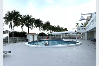 2899 Collins Ave #610, Miami Beach, FL 33140 - Photo 13