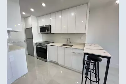2899 Collins Ave #610, Miami Beach, FL 33140 - Photo 19