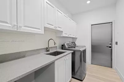 2498 Eagle Run Dr, Weston, FL 33327 - Photo 39