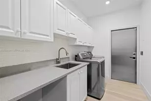 2498 Eagle Run Dr, Weston, FL 33327 - Photo 39
