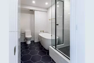 11 Island Ave #1604, Miami Beach, FL 33139 - Photo 23