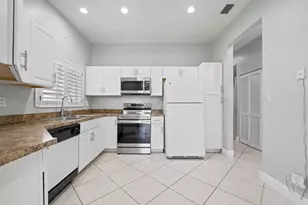 15890 SW 12th St, Pembroke Pines, FL 33027 - Photo 11