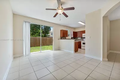 1427 SE 25th Ave, Homestead, FL 33035 - Photo 11