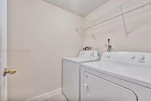 1427 SE 25th Ave, Homestead, FL 33035 - Photo 9