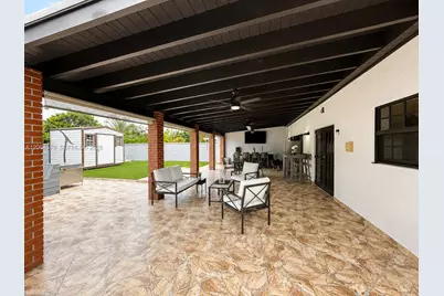 18758 NW 78th Pl, Hialeah, FL 33015 - Photo 21