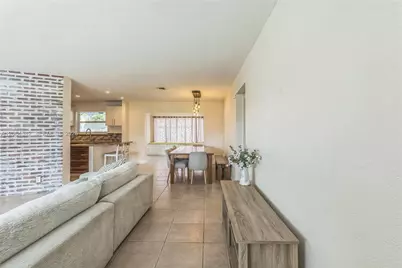 6931 SW 2nd St, Pembroke Pines, FL 33023 - Photo 5