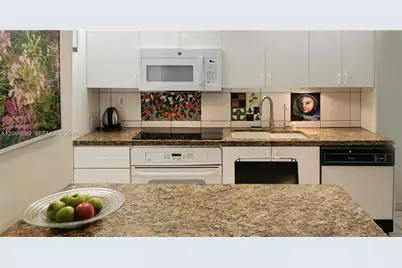 100 Lincoln Rd #1424, Miami Beach, FL 33139 - Photo 11