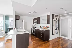 90 SW 3rd St, Miami, FL 33130 - Photo 3