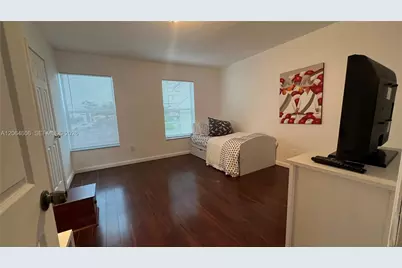 2061 NE 123rd St, North Miami, FL 33181 - Photo 11