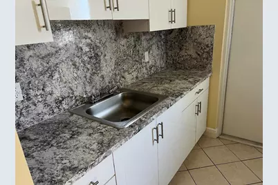 16982 NE 21st Ave #16982, North Miami Beach, FL 33162 - Photo 7