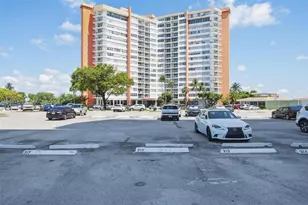 1301 NE Miami Gardens Dr, Miami, FL 33179 - Photo 1