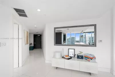 200 Biscayne Boulevard Way #3802, Miami, FL 33131 - Photo 19