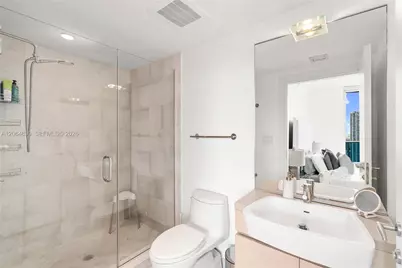 200 Biscayne Boulevard Way #3802, Miami, FL 33131 - Photo 23